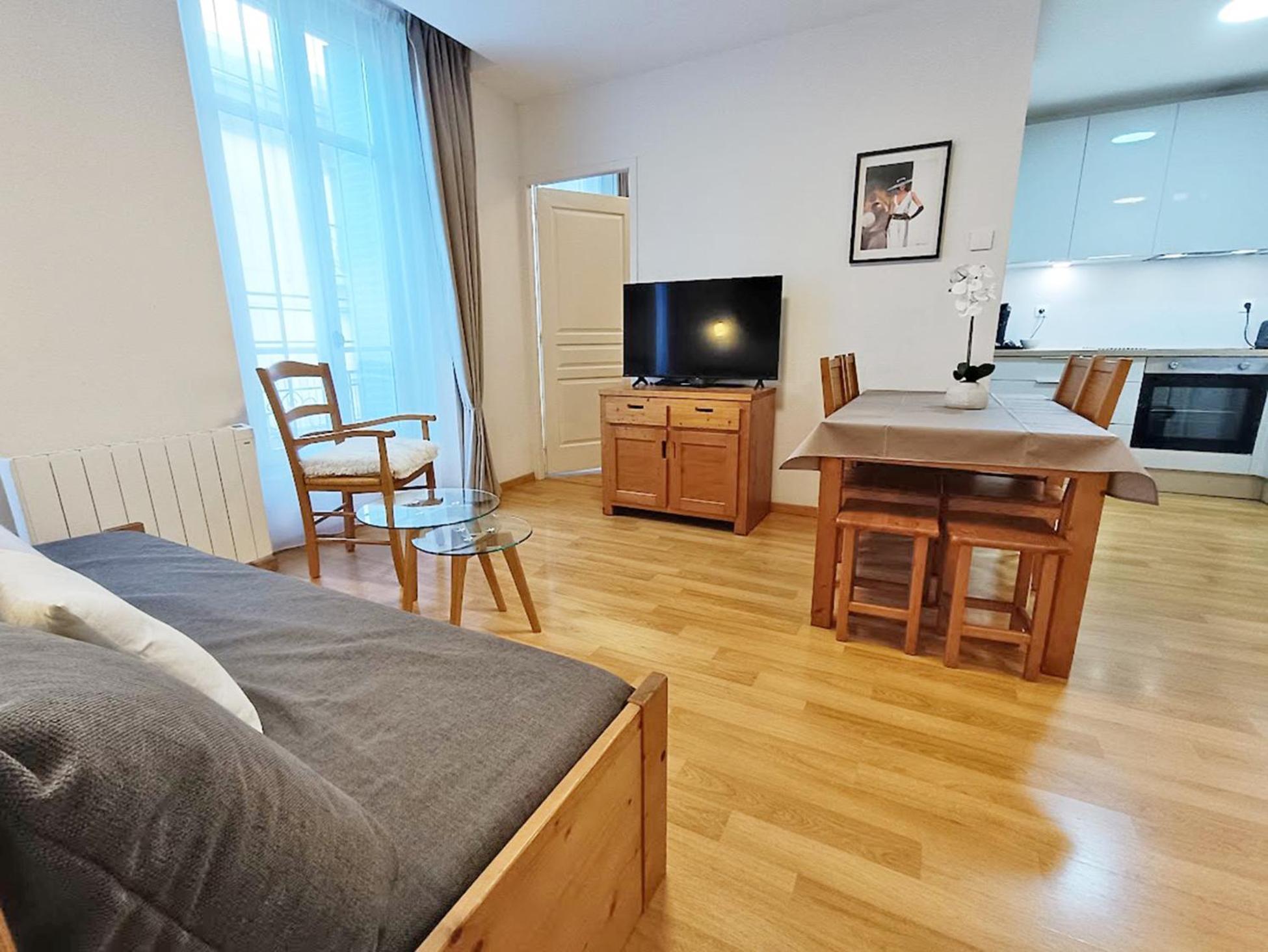 L'Eterlou, T3, Centre Luchon, Wifi, Casier A Skis, Ascenseur, 6 Personnes Bagneres-de-Luchon Екстер'єр фото